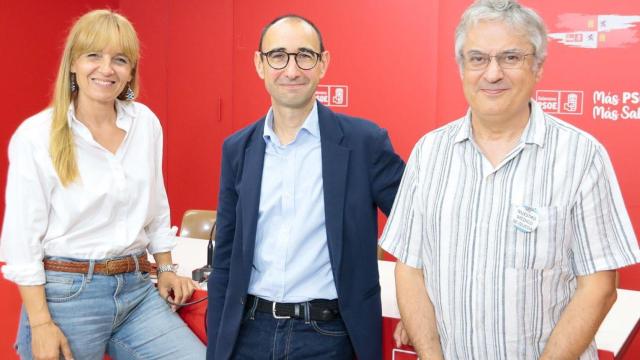 Miembros del PSOE en Salamanca antes de la rueda de prensa