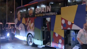 El autobús de España a su llegada al hotel tras la victoria ante Francia