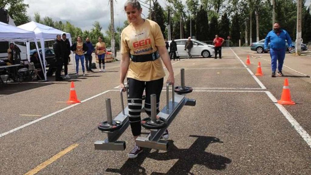 Patricia Martín durante la competición de la Liga Nacional de Fuerza