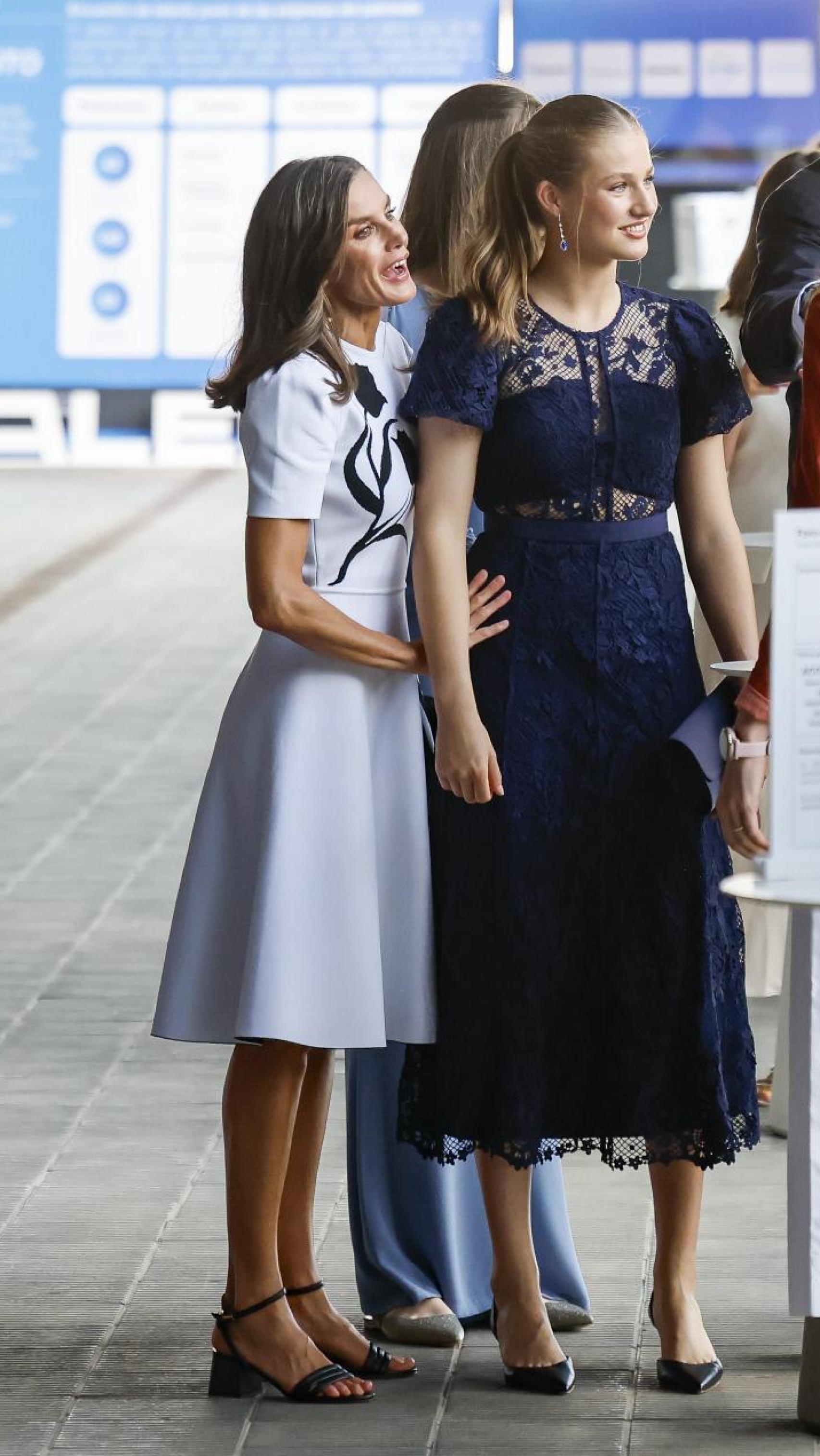 La reina Letizia acompaña a Leonor y ejerce de madre orgullosa en los Premios Princesa de Girona 2024