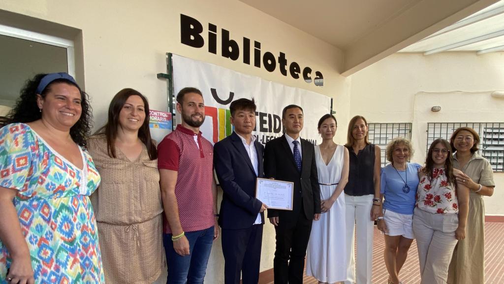 Parte del equipo de trabajo de la Escuela Teide de Viladecans en Barcelona.