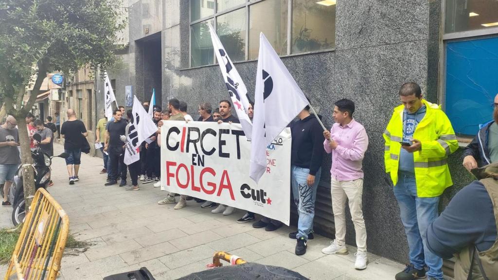 Concentración de trabajadores de la empresa Cirtec en Vigo.