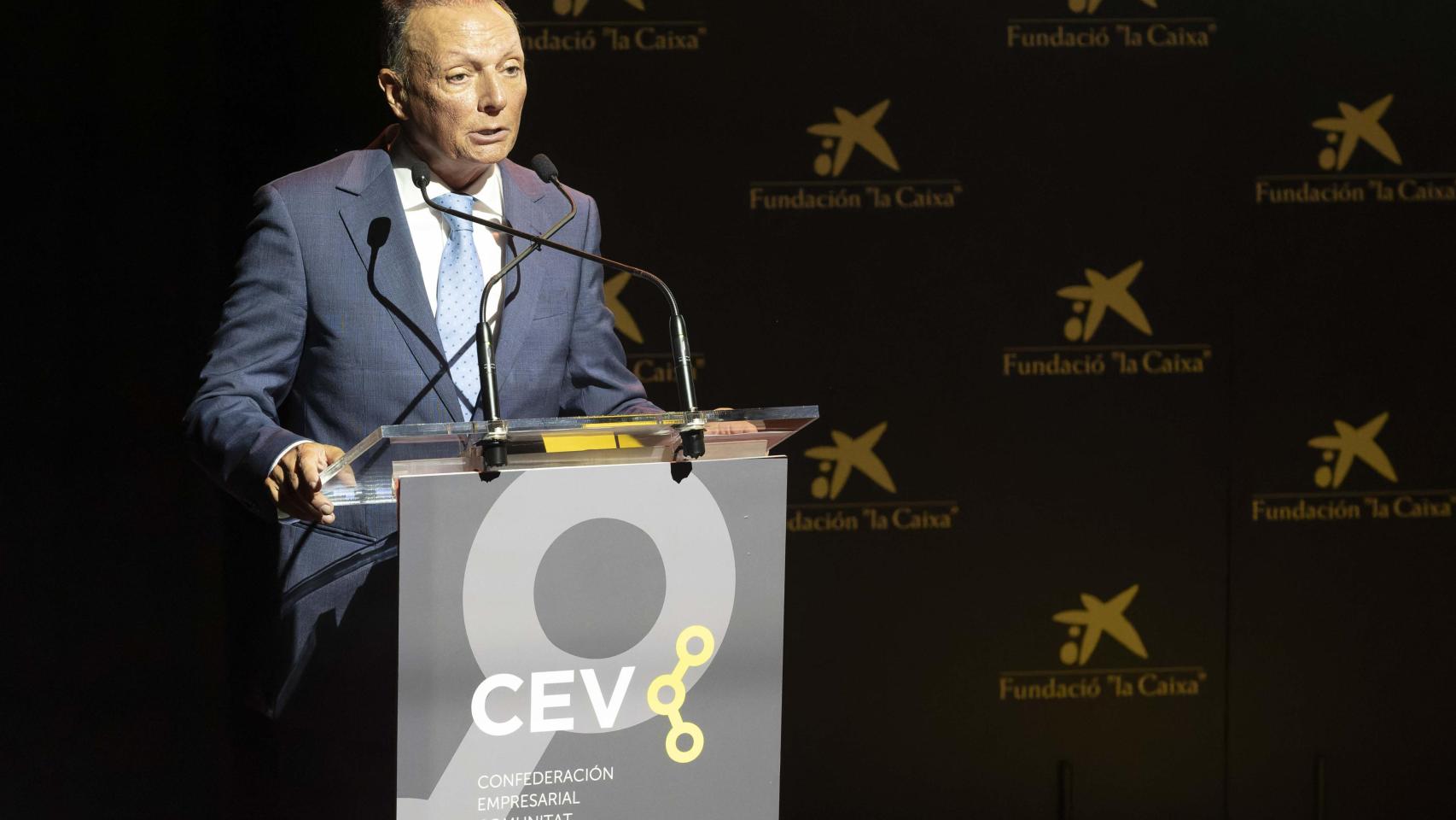 Salvador Navarro, presidente de la CEV, durante la Asamblea General