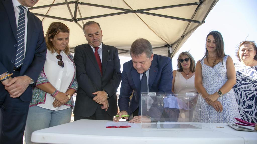 Primera piedra del nuevo Centro de Día para personas con Alzheimer. Foto: JCCM.