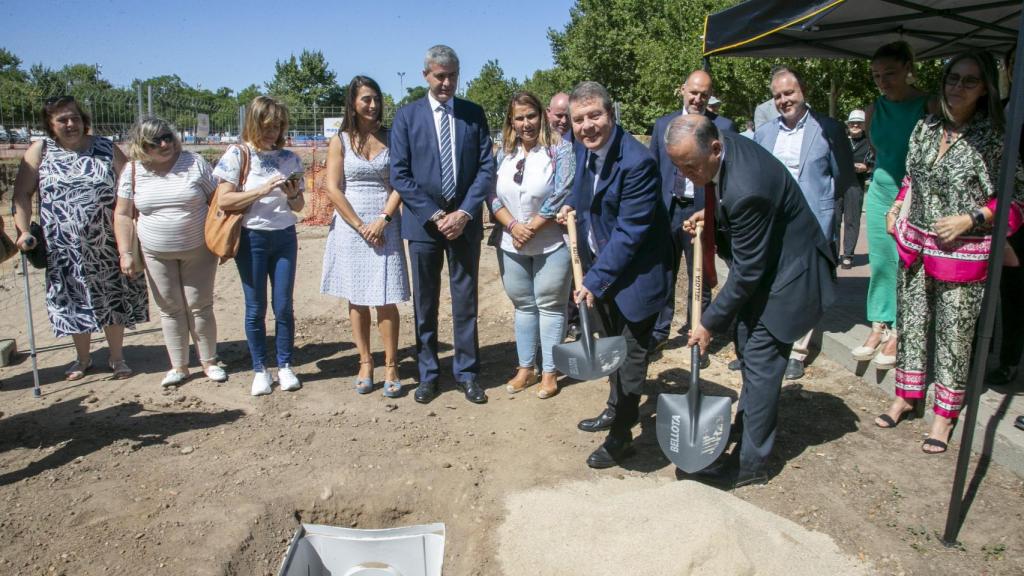 Primera piedra del nuevo Centro de Día para personas con Alzheimer. Foto: JCCM.