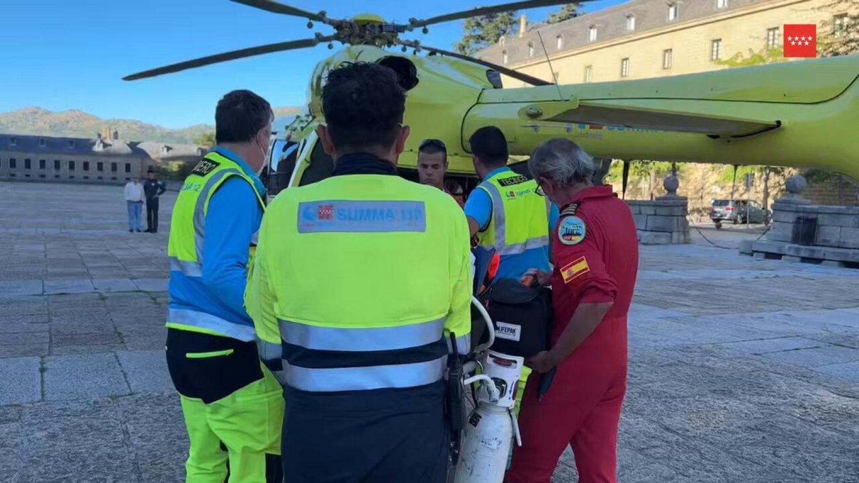 El helicóptero del SUMMA112 ha trasladado al herido en estado muy grave al hospital.