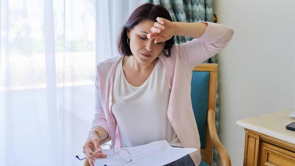 La menopausia puede provocar sofocos, cambios de humor e insomnio.