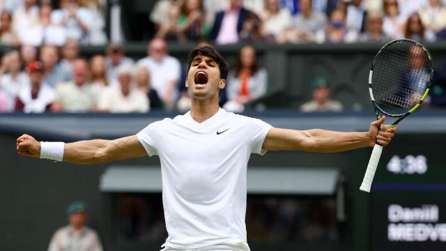 Carlos Alcaraz celebra su victoria ante Medvedev