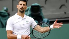 Djokovic celebra su victoria sobre Musetti.