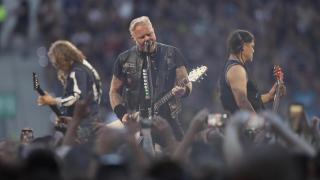 Los 'maestros' del metal tiñen Madrid de negro, fuego y 'sangría brain': comienza  el fin de semana de Metallica