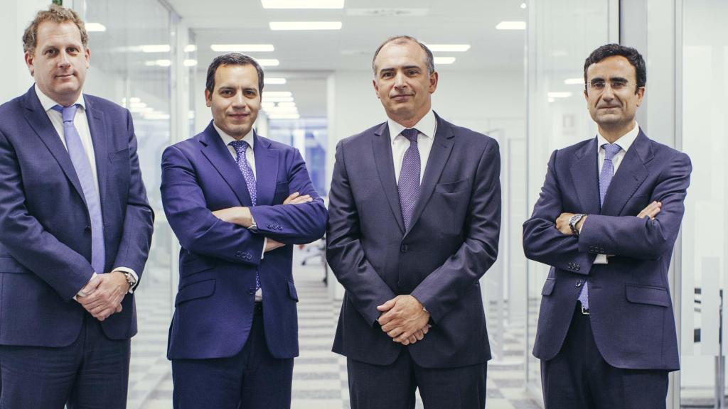 Directores del equipo de gestión de Mutuactivos. De izqda. a dcha. Gabriel Pañeda, director de renta fija, Pedro Pablo García, director de asset allocation, Emilio Ortiz, director de Inversiones, y Ángel Fresnillo, director de renta variable.