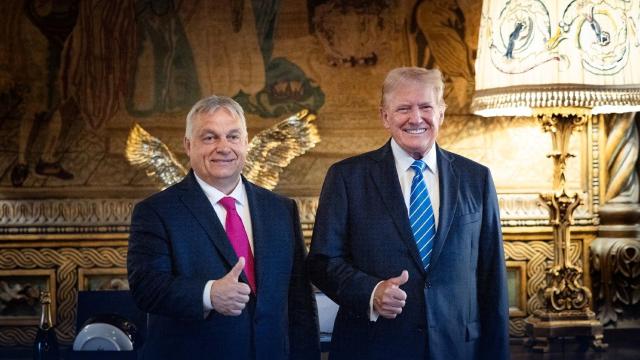 El primer ministro húngaro, Viktor Orbán, junto al expresidente de Estados Unidos y candidato a la reelección Donald Trump.