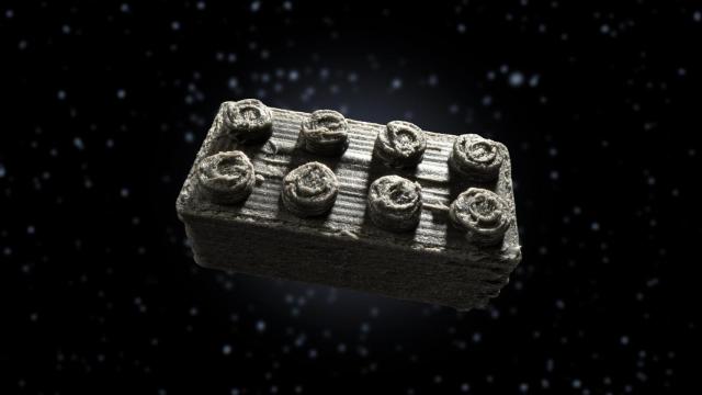 Ladrillo de LEGO construido con materiales espaciales