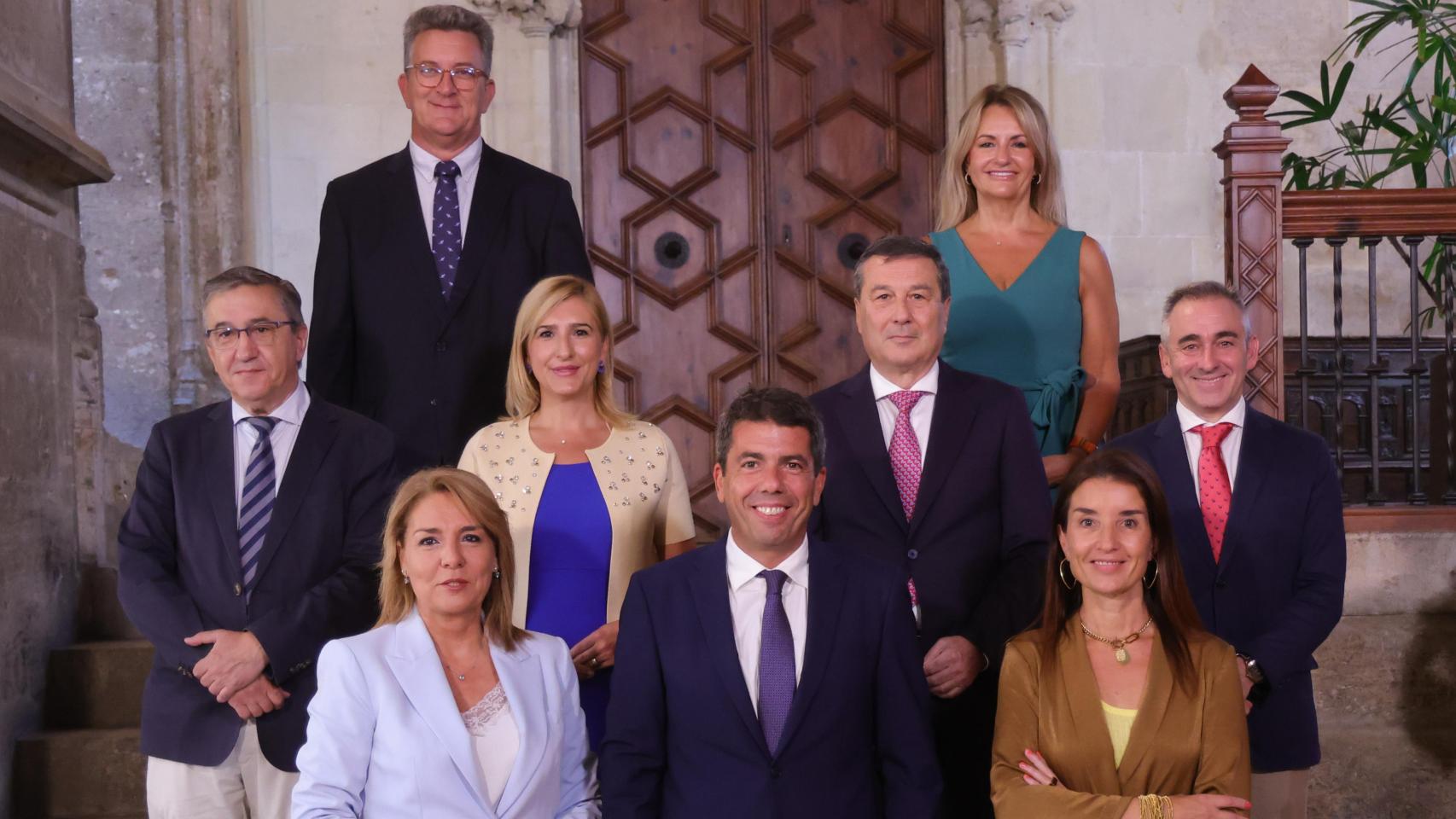 El nuevo Gobierno de Carlos Mazón, con nueve integrantes, todos del PP. EE