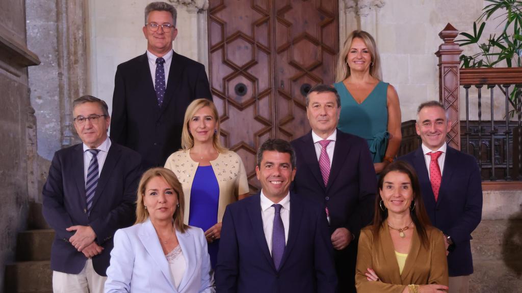 El nuevo Gobierno de Carlos Mazón, con nueve integrantes, todos del PP. EE