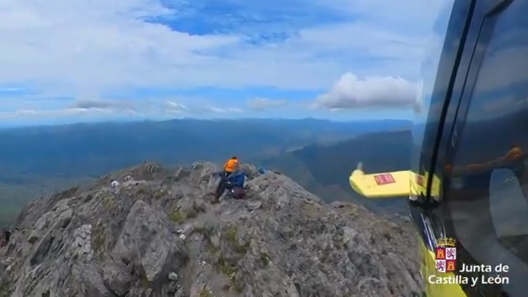 Rescatado en helicóptero un montañero herido tras sufrir un desgarro en ...