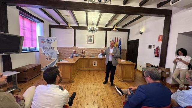 Julián Martínez Lizán, consejero de Agricultura, Ganadería y Desarrollo Rural en Cifuentes (Guadalajara). Foto: JCCM.