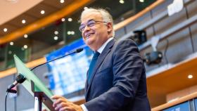 Esteban González Pons se dirige a sus compañeros en la primera reunión del grupo del EPP en el Parlamento Europeo, en Bruselas.