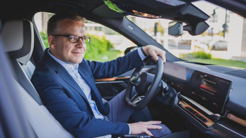 Tobias Eismann (BMW Bank): Queremos que nuestros 100.000 clientes se pasen al eléctrico, el coche del futuro