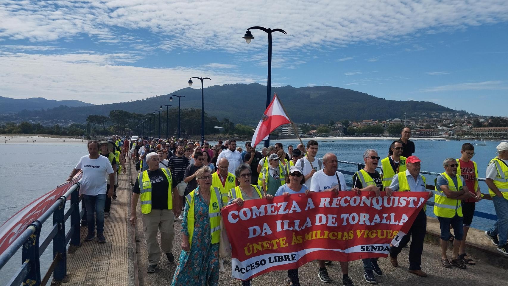 Manifestación en el puente de Toralla.