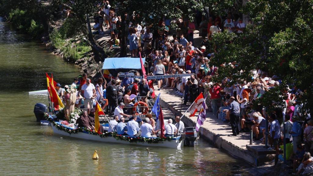 Imagen de la procesión fluvial de la Virgen del Carmen en Valladolid