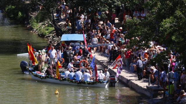 Imagen de la procesión fluvial de la Virgen del Carmen en Valladolid