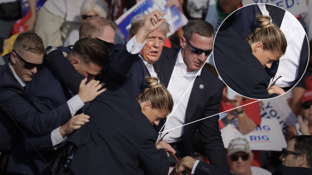 Trump sufre un ataque en Pensilvania durante un mitin. Al frente de la defensa del expresidente, una mujer del Servicio Especial