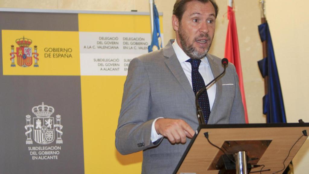 El ministro Óscar Puente esta mañana en la Subdelegacióin del Gobierno de Alicante.