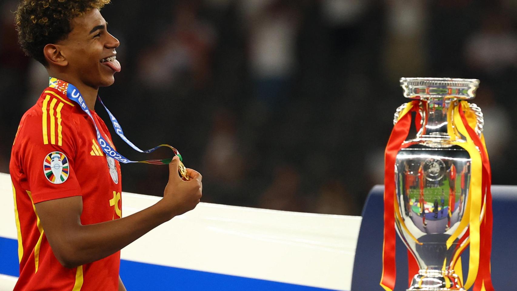Lamine Yamal Se Lleva El Trofeo Kopa Para Coronarse Como El Mejor Lamine Yamal Se Lleva El Trofeo Kopa Para Coronarse Como El Mejor