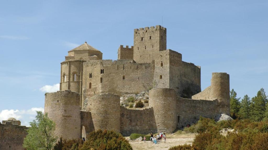 Ni Olite ni Segovia, el castillo más impresionante de España se encuentra en este pequeño pueblo