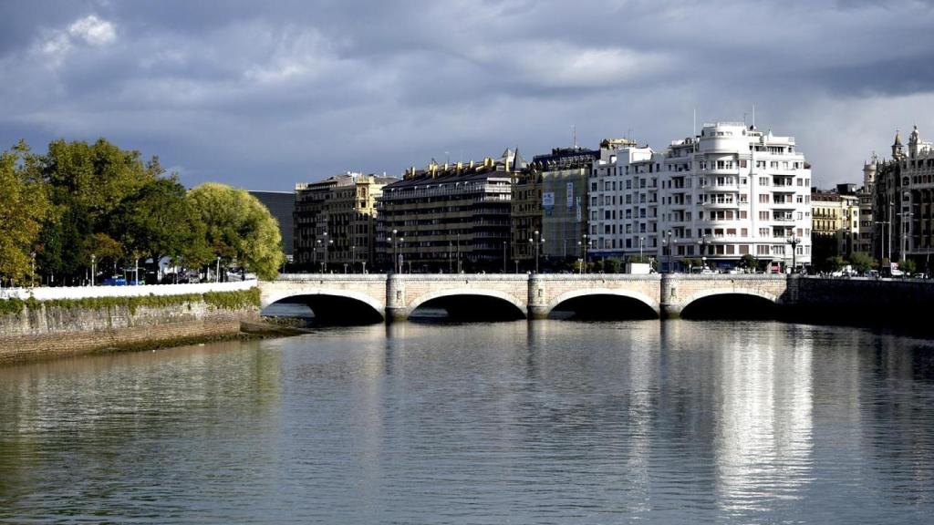 Vista de la ciudad donde se necesita un sueldo muy elevado para adquirir vivienda.