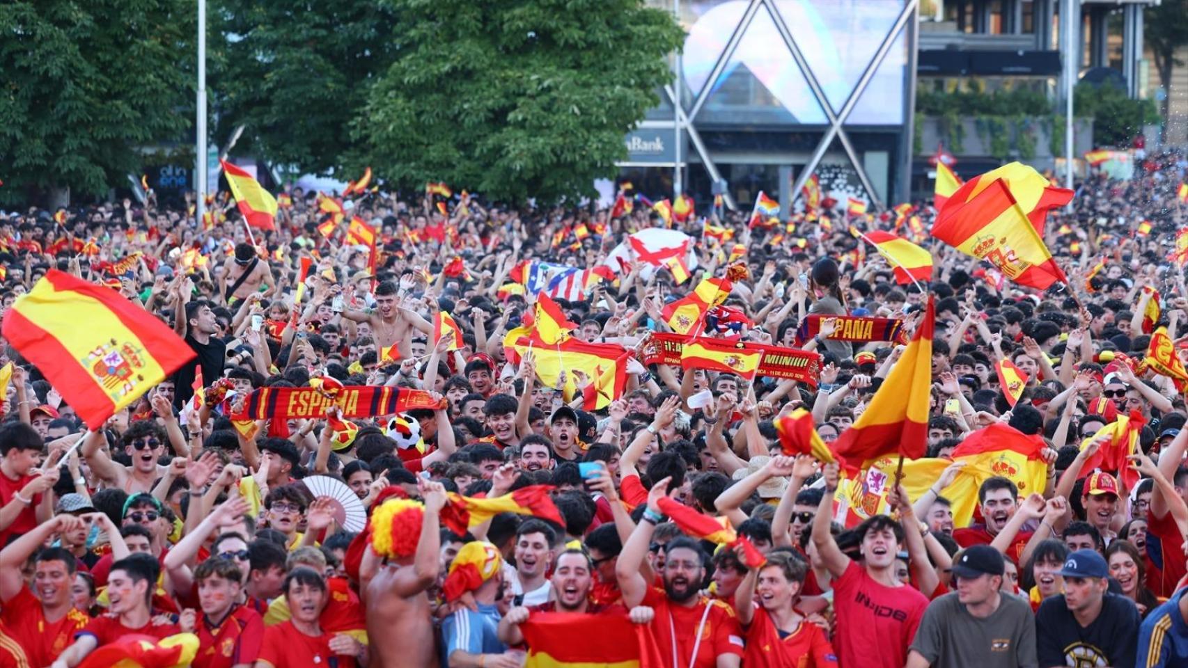 La capital española disfrutará hoy en Cibeles con la llegada de los jugadores de la Selección.