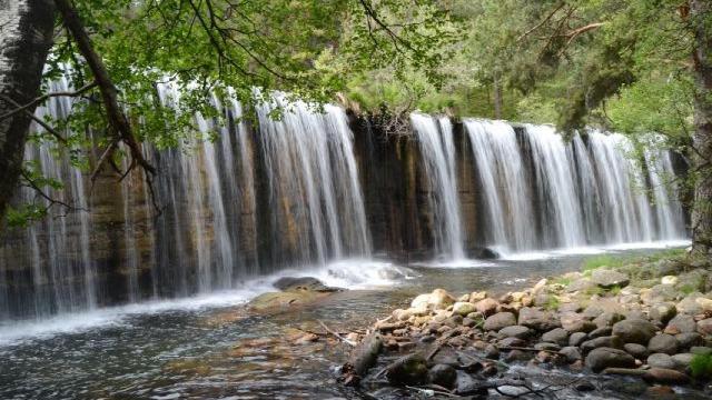 Cascada de la Presa del Pradillo y Valle de la Angostura (Rascafría).