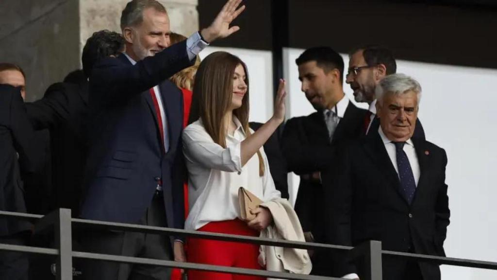 La infanta Sofía y el rey Felipe VI en la final de la Eurocopa.