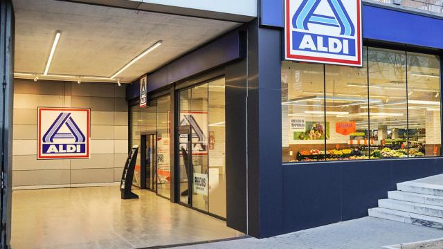 Puerta de entrada de Aldi.