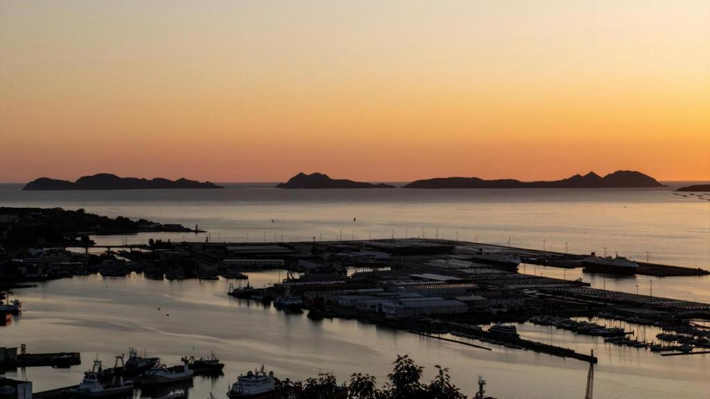 Imagen de las Islas Cíes desde Vigo.