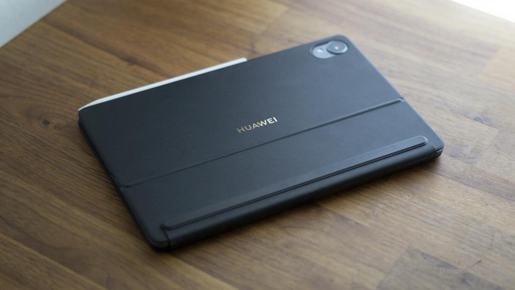 Parte trasera de la Huawei Matepad 11,5S con funda