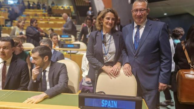 La ministra Ribera y el presidente de la Diputación Toni Pérez en la sede de Naciones Unidas.