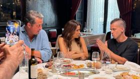 Borja Beneyto 'Matoses', Eva Longoria y Daviz Muñoz comparten una comida en Lhardy.