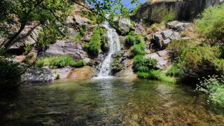 Esta es la zona natural más impresionante de Cáceres: preciosas piscinas naturales y cascadas de vértigo