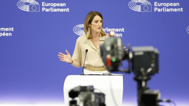 La presidenta de la Eurocámara, Roberta Metsola, durante la rueda de prensa posterior a su reelección este martes en Estrasburgo
