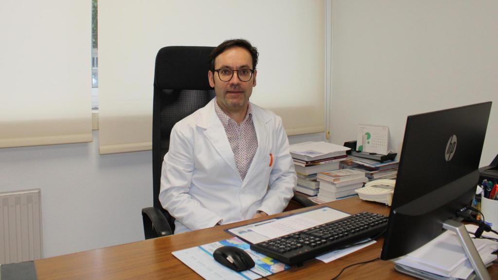 El dermatólogo del Hospital Ribera Juan Cardona, Óscar Suarez.