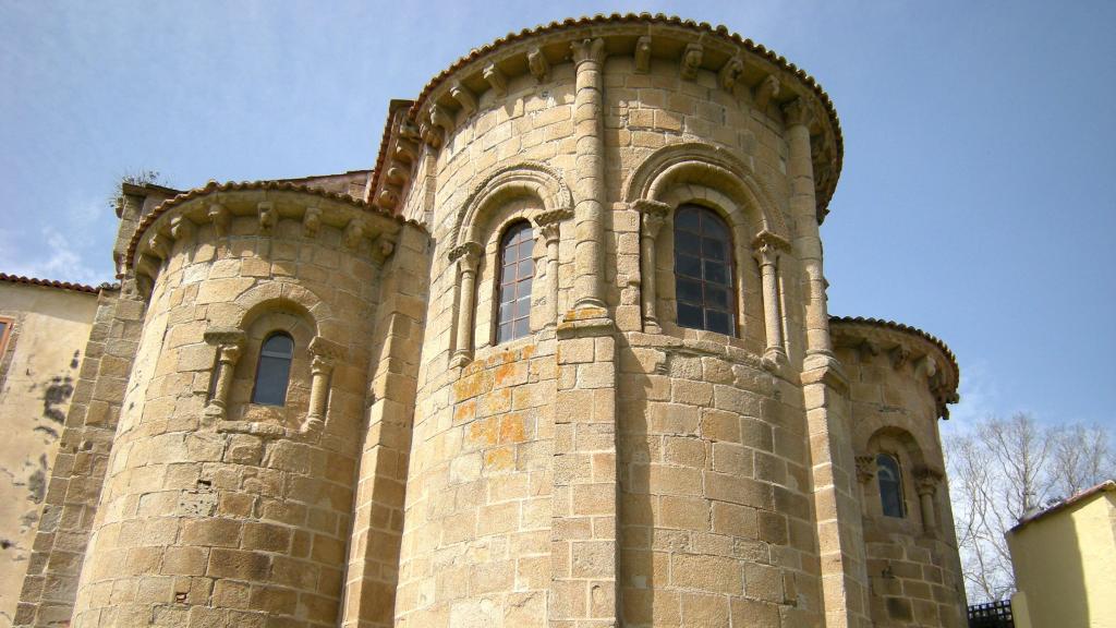 Ábsides del Monasterio de San Martiño de Xuvia