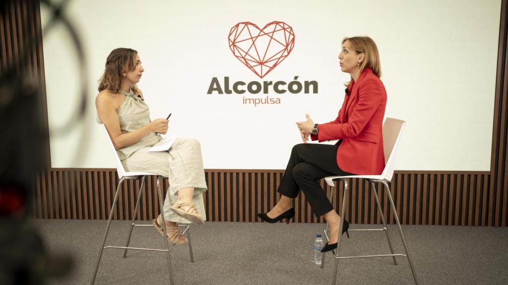 La alcaldesa de Alcorcón, Candelaria Testa, durante su entrevista con Madrid Total.