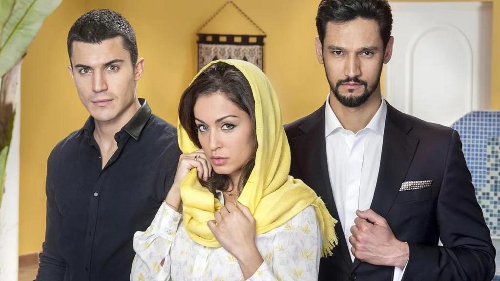 Álex González, Hiba Abouk y Stany Coppet, protagonistas de la segunda temporada de 'El Príncipe'.