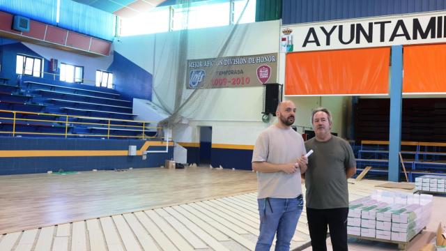 Francisco Guarido y Manuel Alonso visitan las obras del pabellón Ángel Nieto