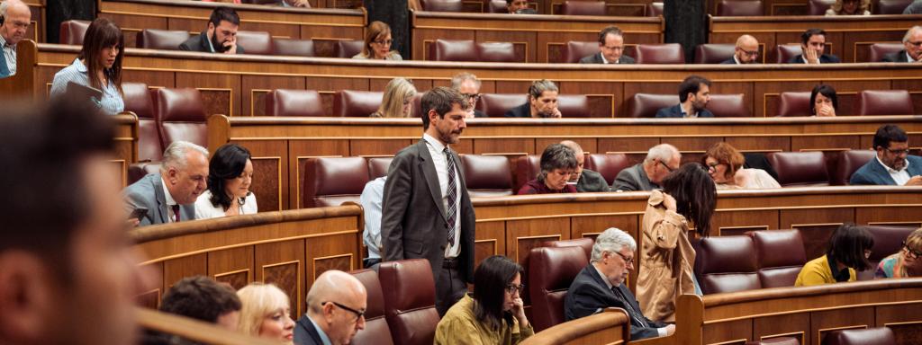 El ministro de Cultura, Ernest Urtasun, durante un pleno en el Congreso.