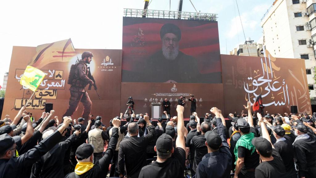 Nasralá, líder de Hezbolá, se dirige a sus seguidores en conmemoración del día de la Ashura, este miércoles.