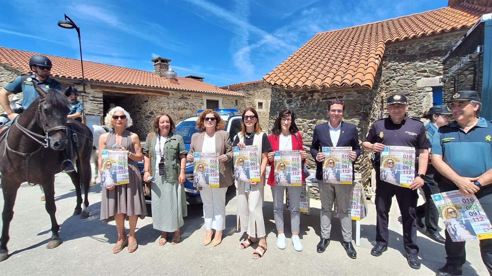 La subdelegada del Gobierno, María Rivas, en la presentación de la campaña #NoCaminasSola en Arzúa