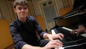 Marcos Castilla de 17 años, el pianista que estudiará en el Bard Conservatory de Nueva York